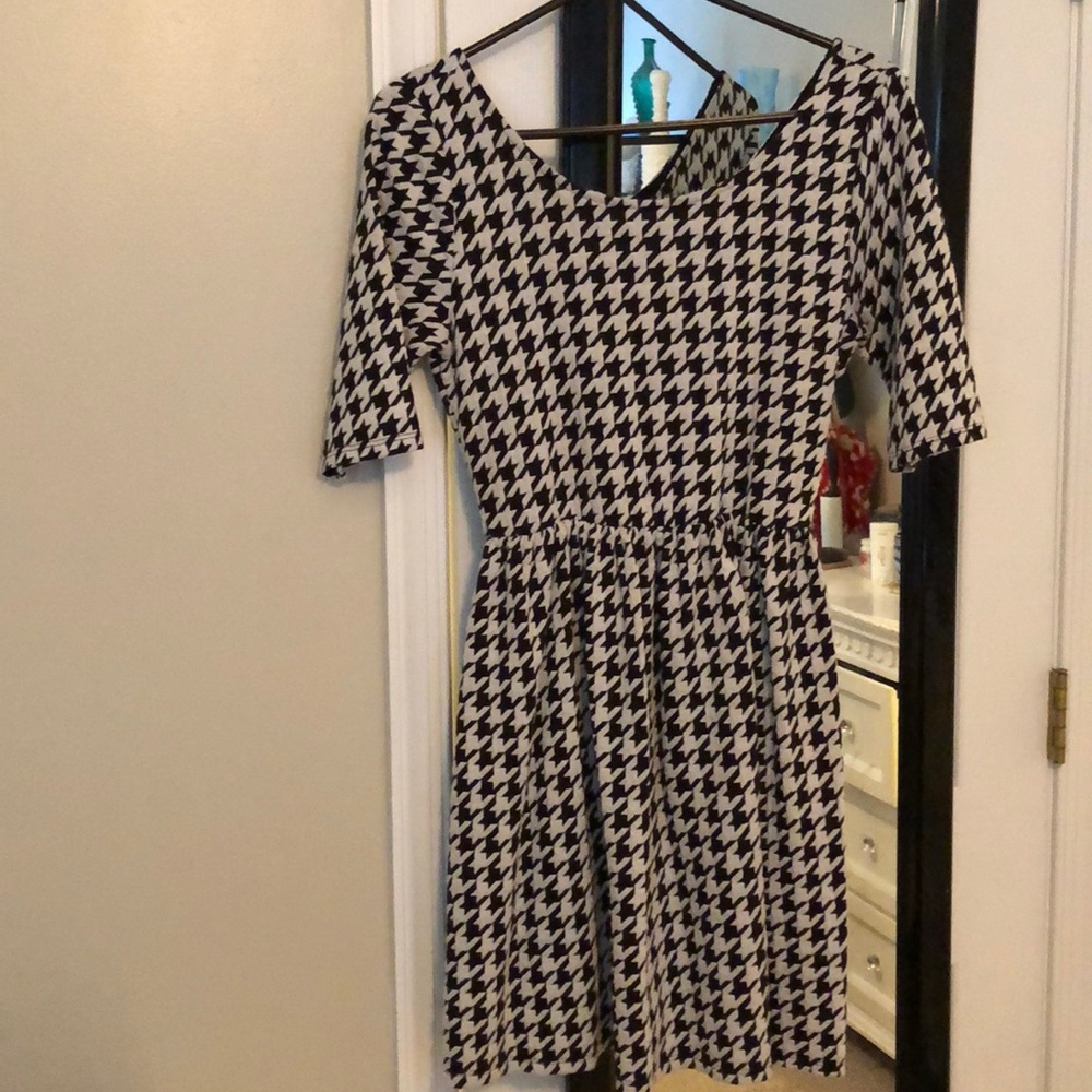 Everly stretch black and white houndstooth dress